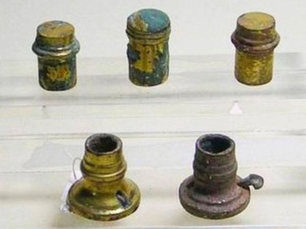 Five gilt miniature chariot fittings - (2549)